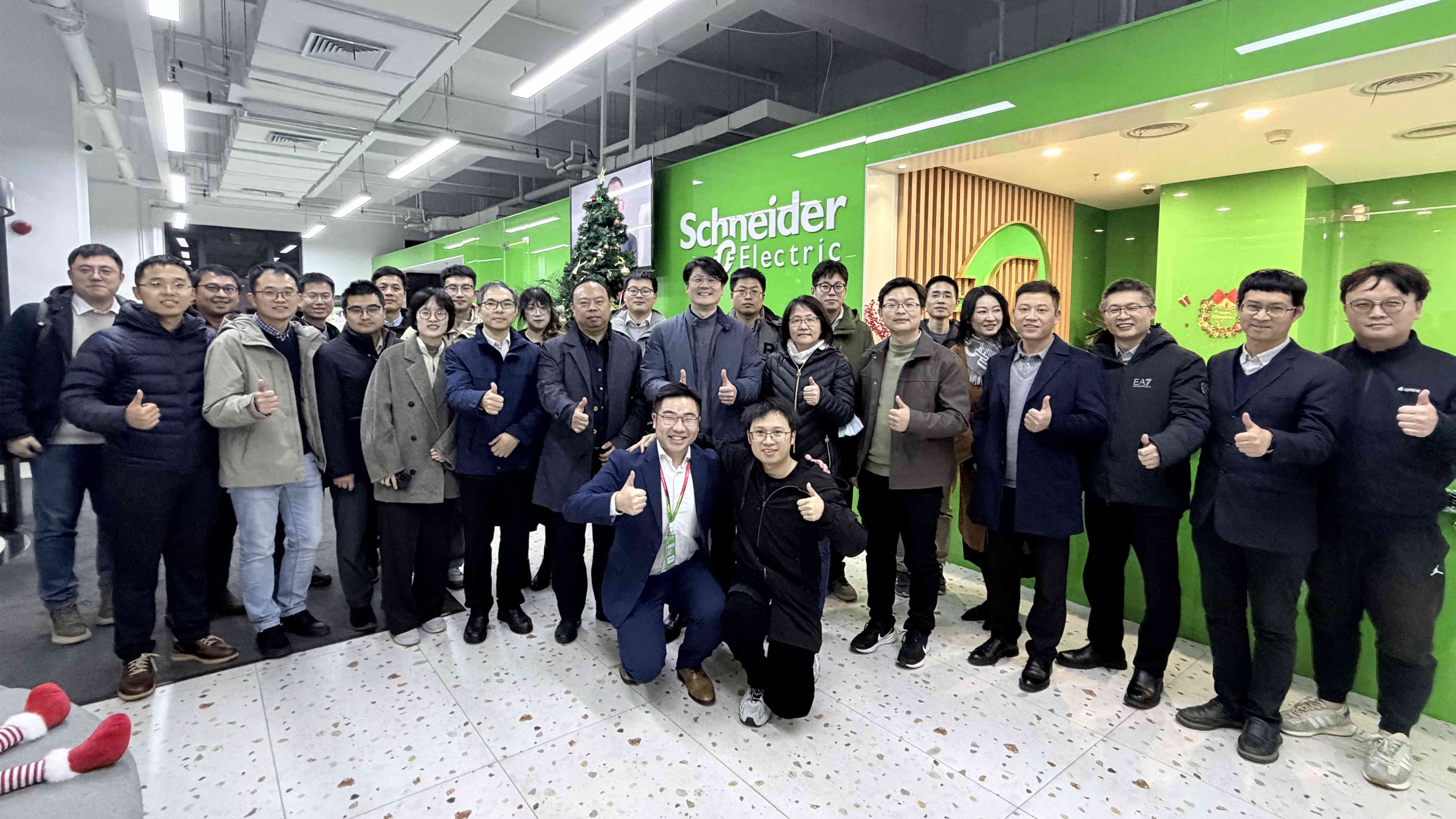 Schneider(Shanghai) Invites Eng2Move to DC Electrical Distribution Technical Workshop